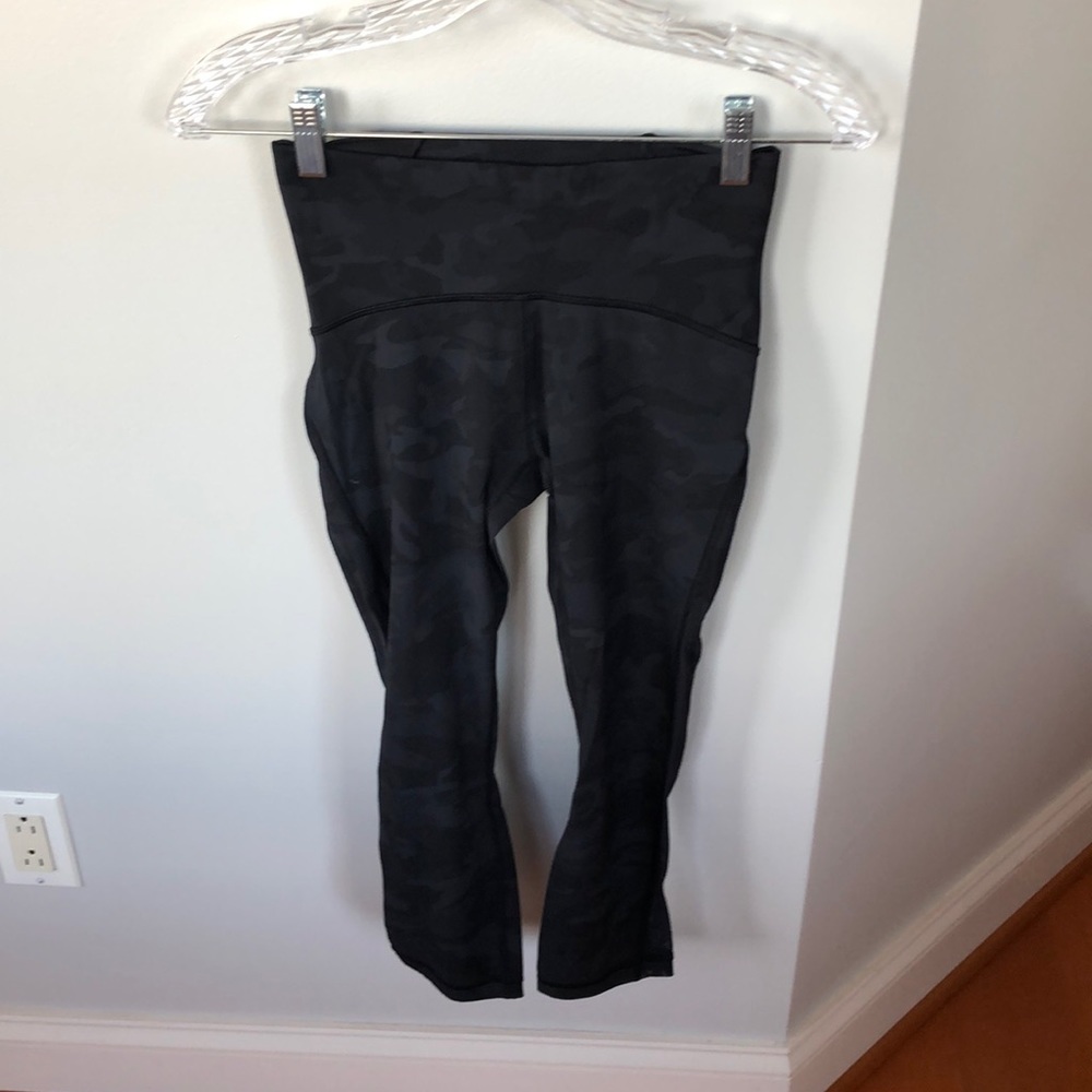 Lululemon athletica Camo Pant size:4